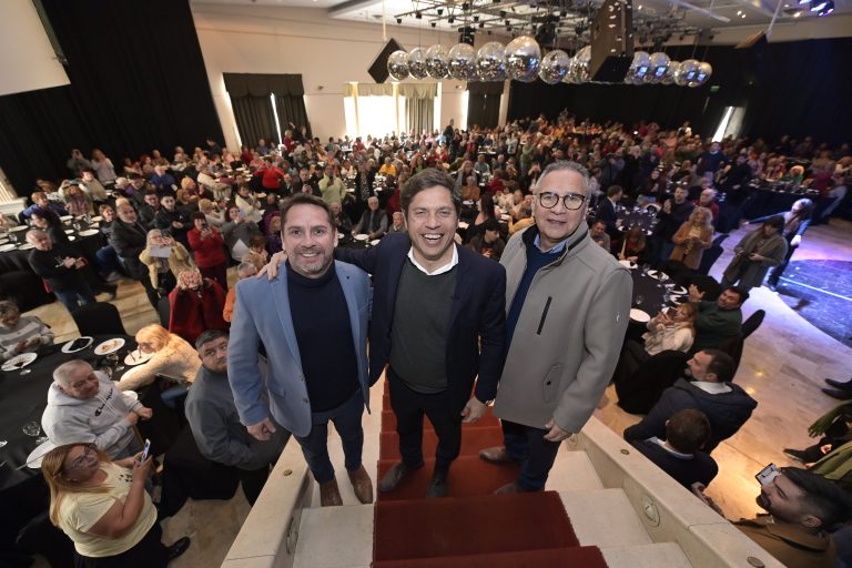 Kicillof y Descalzo recorrieron el Centro Regional Universitario de Ituzaingó