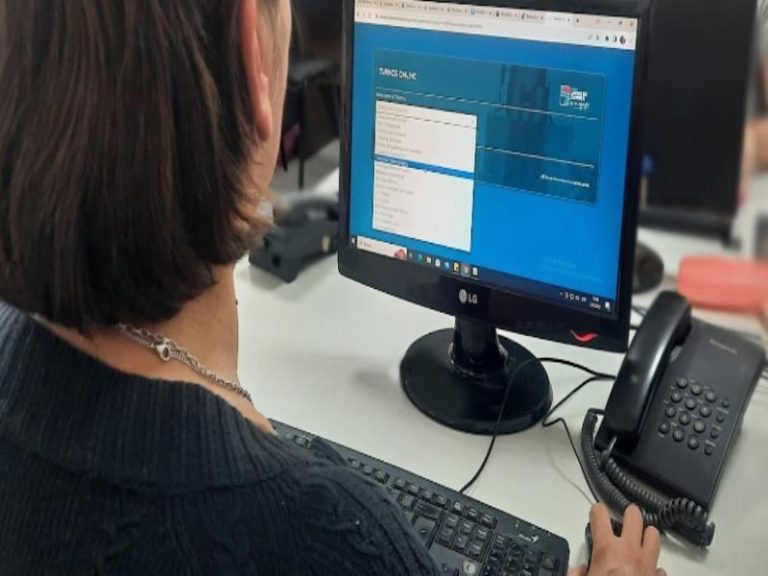 En Lomas se pueden reservar turnos para distintos servicios a través de la página web del Municipio