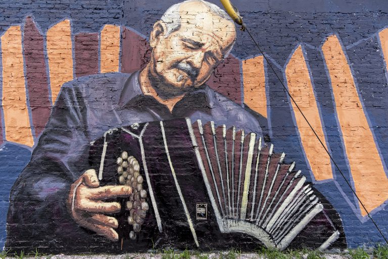 Mural en homenaje al tango en Burzaco