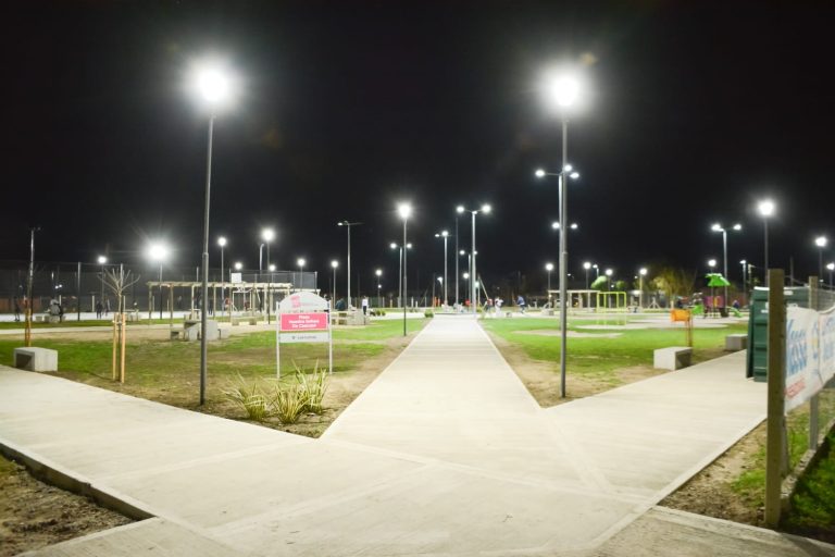 Inauguran plaza en Barrio Las Lomas