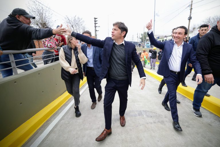 Kicillof encabezó la inauguración de un paso bajo nivel en Bosques