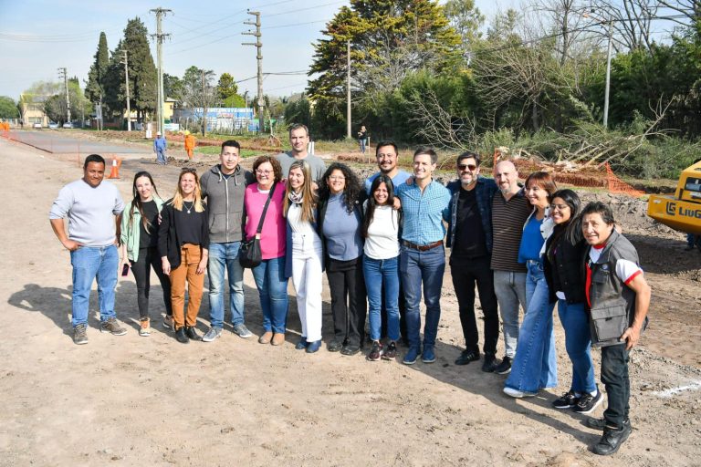 Pavimentan calles en San Vicente