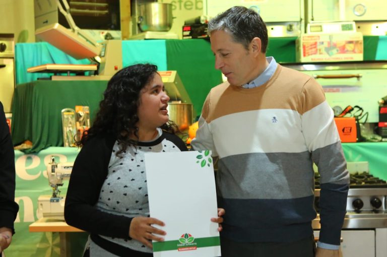 Entregan herramientas a emprendedores de Esteban Echeverría