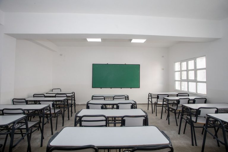 Amplían escuela en el Barrio 12 de Octubre