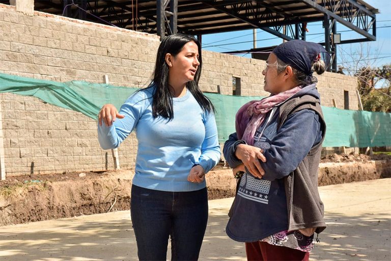 Correa visitó el Polideportivo de Ing. Adolfo Sourdeaux