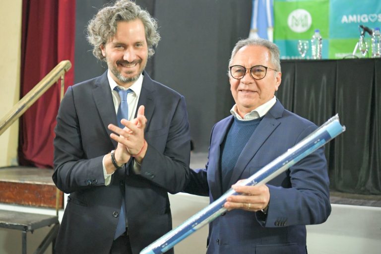 Descalzo y Cafiero entregaron mapas en escuelas de Ituzaingó