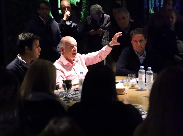 Grindetti: “No tenemos que privatizar la educación ni ser rehenes de los gremios”