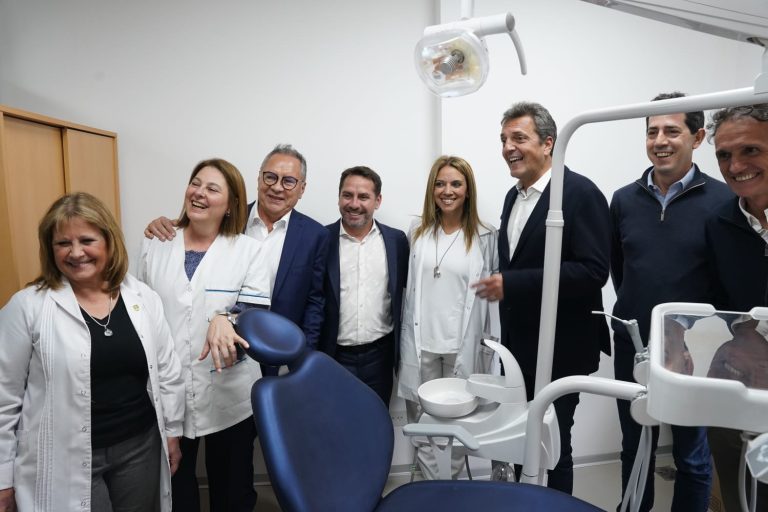 Massa y Descalzo inauguraron el nuevo edificio de la sala de atención primaria en Villa Ángela