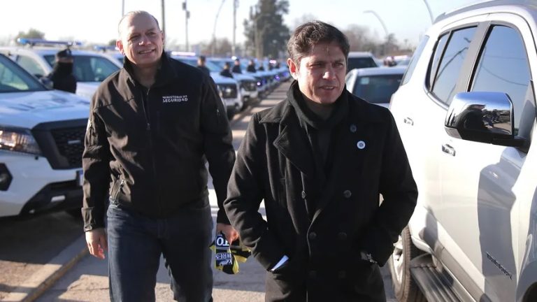 Kicillof entregó patrulleros y afirmó que “nunca se invirtió tanto en seguridad”