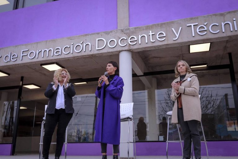 Inauguran obras en el Instituto de Formación Docente de San Francisco Solano