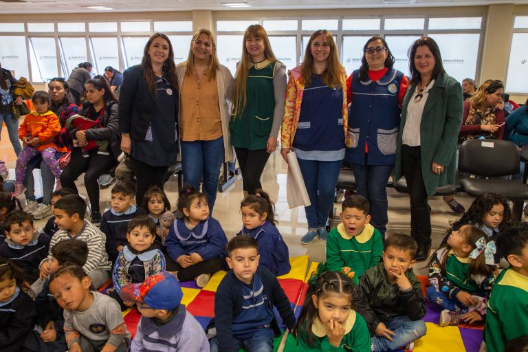 Encuentro de jardines de infantes en Berazategui