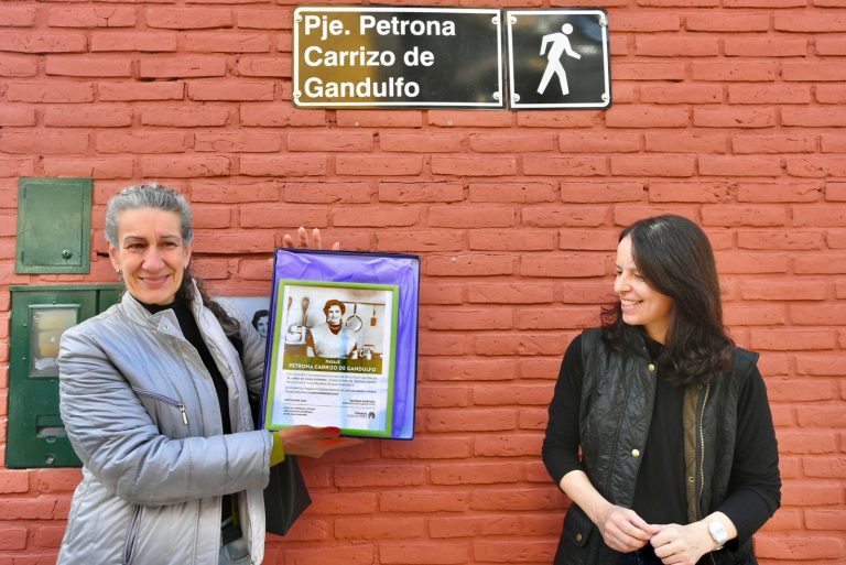 Los vecinos de Vicente López homenajearon a Doña Petrona con un pasaje en su honor