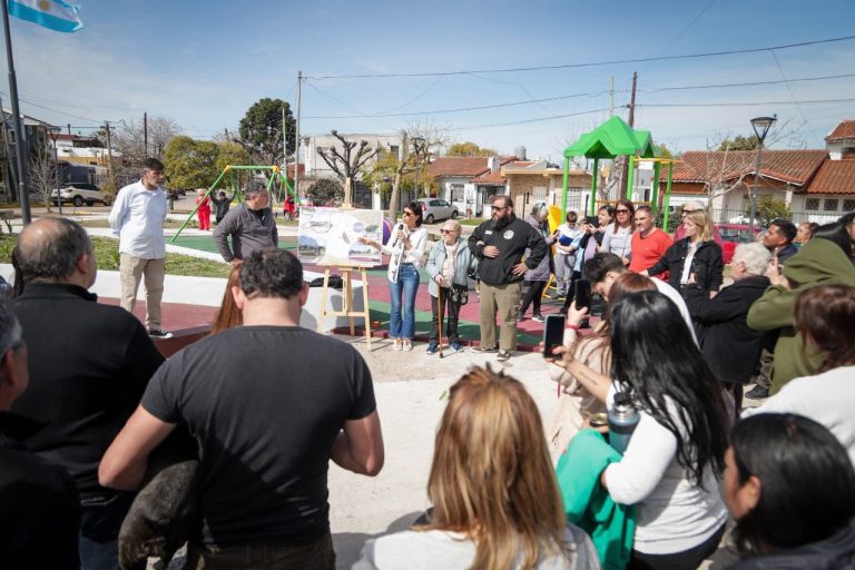 Puesta en valor de plaza Juan Carlos Ferri en Quilmes Oeste