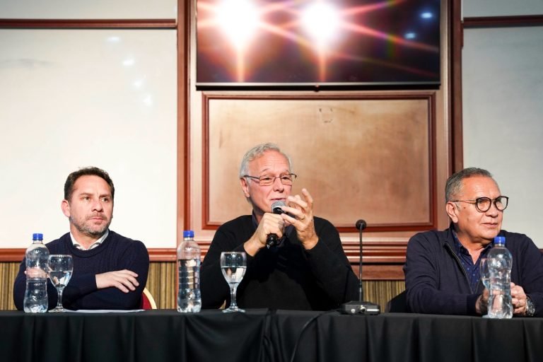 Descalzo y Gollan encabezaron una convención de salud en Adox