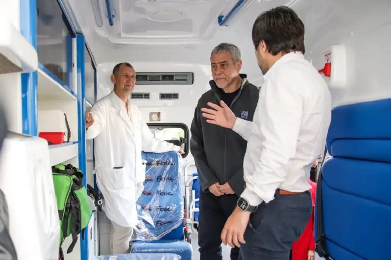 El Ministerio de Salud bonaerense entregó equipamiento a los hospitales de Avellaneda