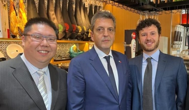Avellaneda promueve la relación comercial con China