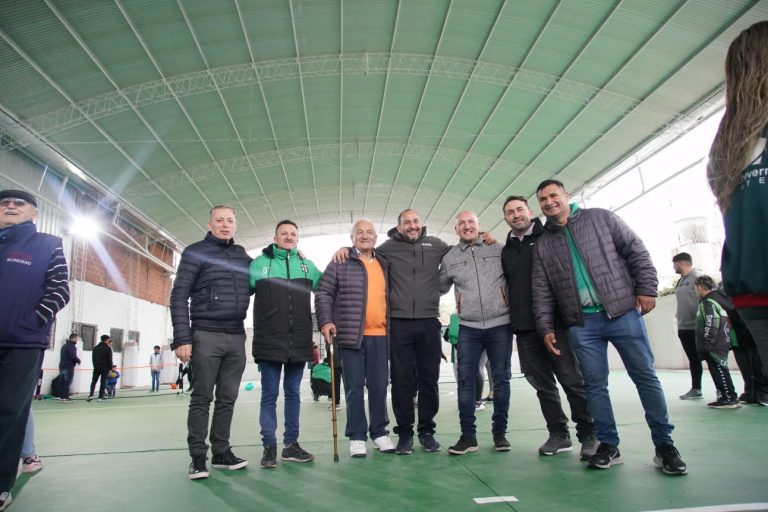 Inauguran techo en sociedad de fomento de Monte Grande