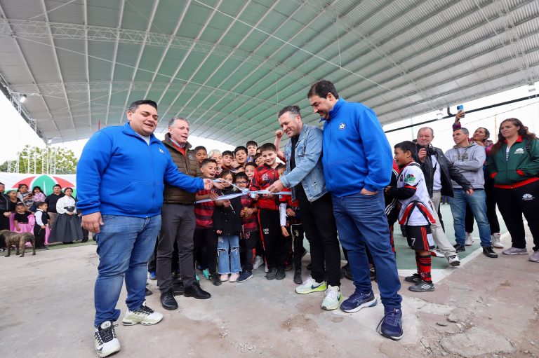 Inauguran techo en club de Luis Guillón