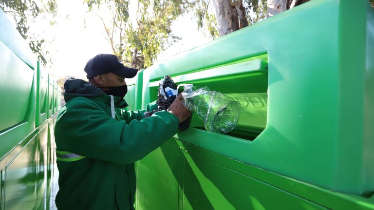 Llega a Lanús Oeste el Punto Verde Móvil