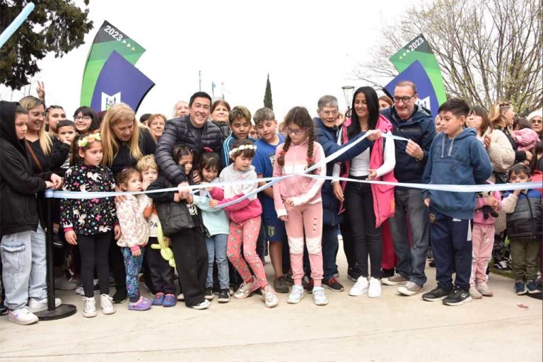 Nardini y Correa inauguraron una nueva plaza en Malvinas Argentinas