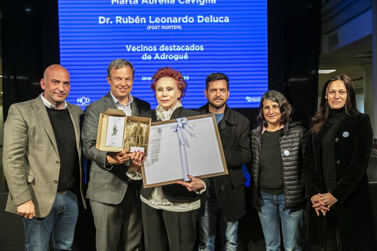 Distinguieron a vecinos destacados en el 150º aniversario de Almirante Brown