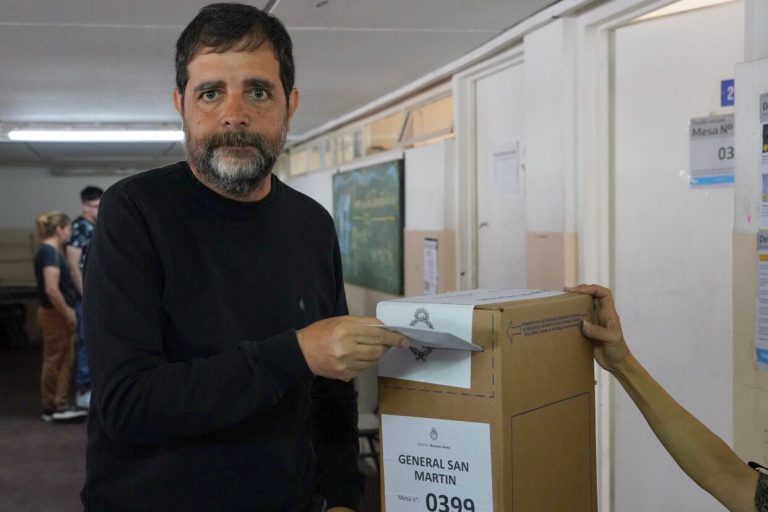 Moreira: «Tenemos que poner en valor el hecho de votar a 40 años de la vuelta a la democracia»
