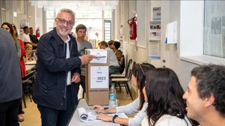 Julio Zamora votó en Benavídez