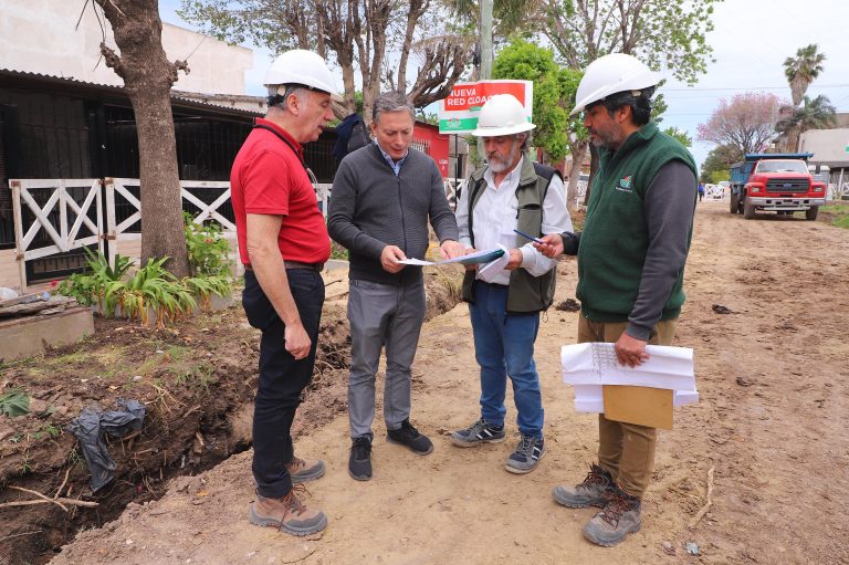 Avanza obra en red cloacal en Monte Grande Sur