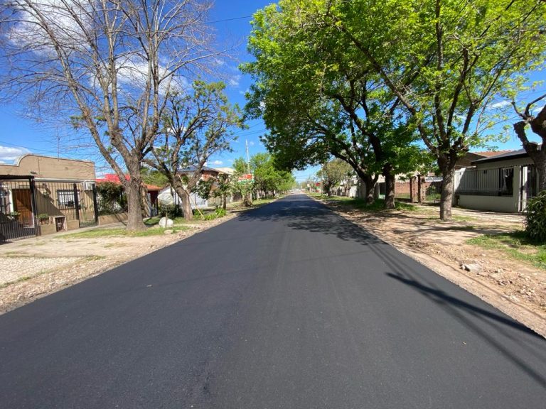 Labores de pavimentación en Monte Grande