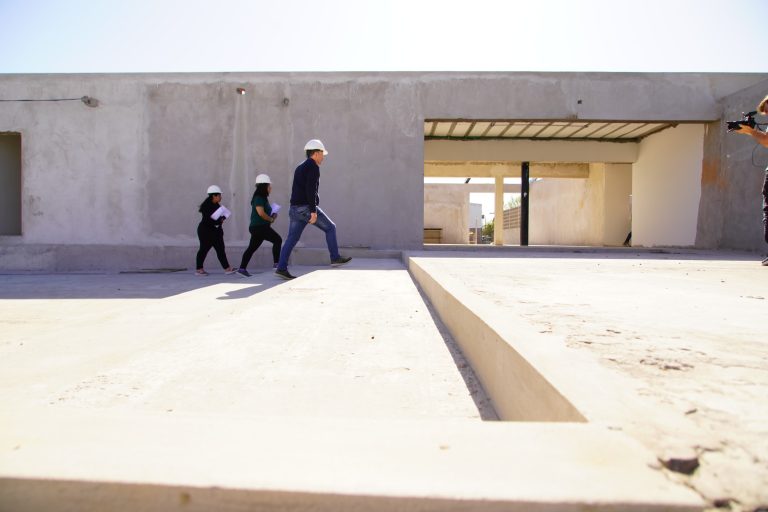 Avanza construcción de jardín de infantes en barrio Plan Federal