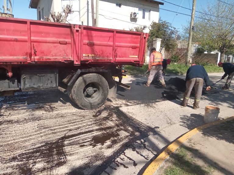 Labores de bacheo en Esteban Echeverría