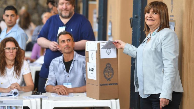 Bullrich votó en la Sociedad Rural