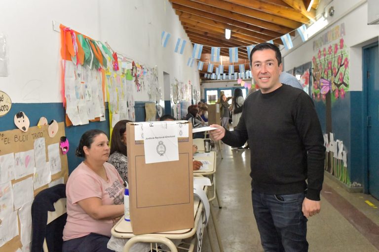 Nardini emitió su voto en Malvinas Argentinas