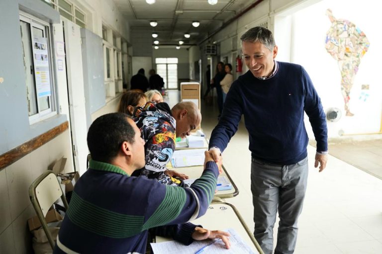 Fernando Gray votó en Canning
