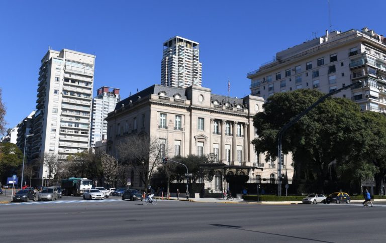 Amenazas de bomba a las embajadas de Israel y Estados Unidos en Buenos Aires