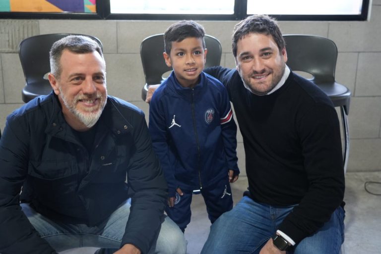 Kravetz participó de un encuentro con familias de ingresantes al ciclo lectivo 2024