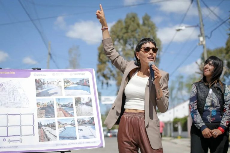 Avanza pavimentación en calles de Bernal Oeste