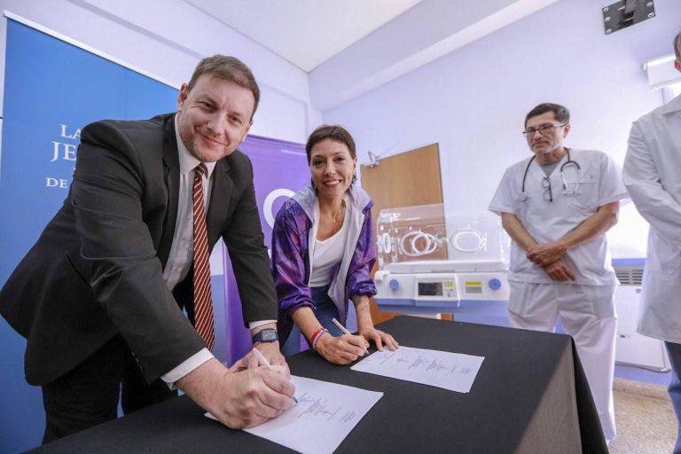 Suman incubadoras para el Hospital Oller de Solano