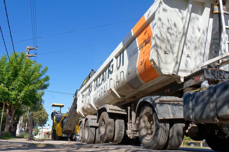 Repavimentan calles en Gutiérrez
