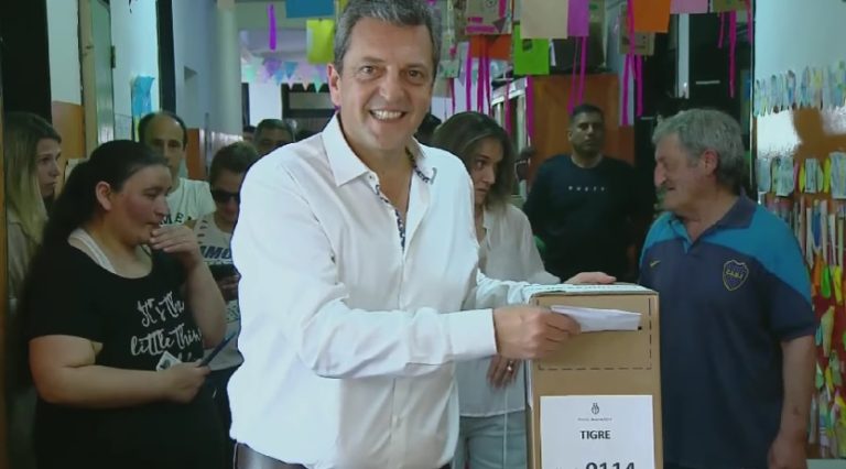 Massa votó y buscó brindar certezas: “El lunes la Argentina sigue, hay que transmitir tranquilidad”