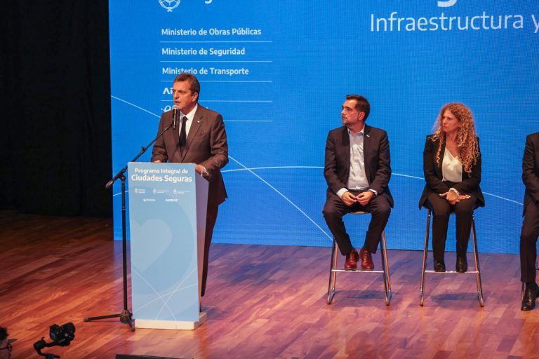 Massa lanzó junto a intendentes el Programa Integral de Ciudades Seguras