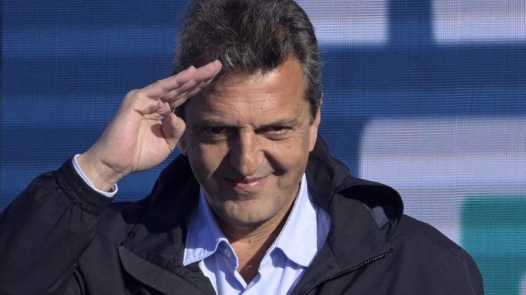 Massa se impone como el candidato más votado y se encamina a un balotaje con Milei