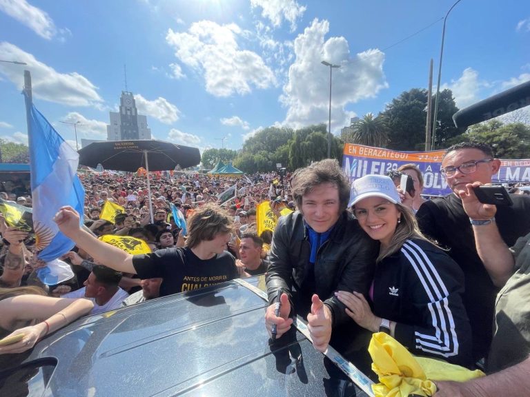 Milei estuvo en Lomas de Zamora: “Estamos a pocos puntos de ganar en primera vuelta”