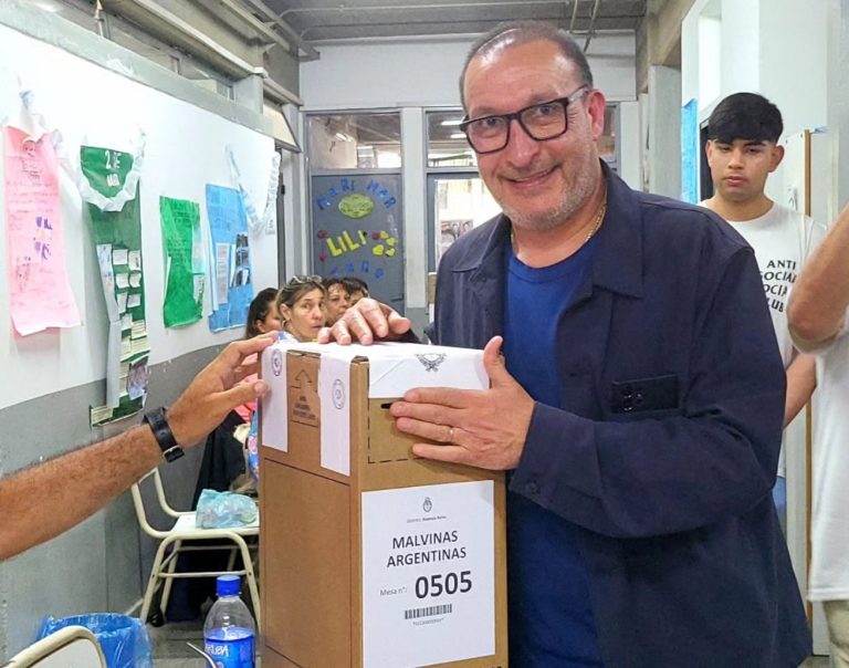 Vivona votó y pidió “renovar nuestro compromiso con nuestro país”
