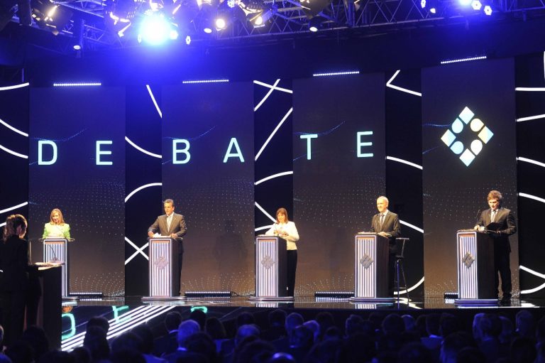 El debate de candidatos presidenciales tuvo cruces y fuertes réplicas, sobre todo en el capítulo económico