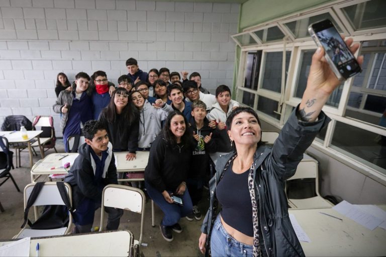 Mayra Mendoza supervisó las obras de la Escuela Secundaria Técnica Nº1