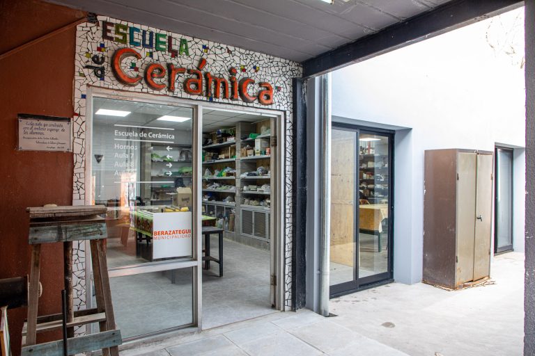 Remodelan espacios culturales en Berazategui