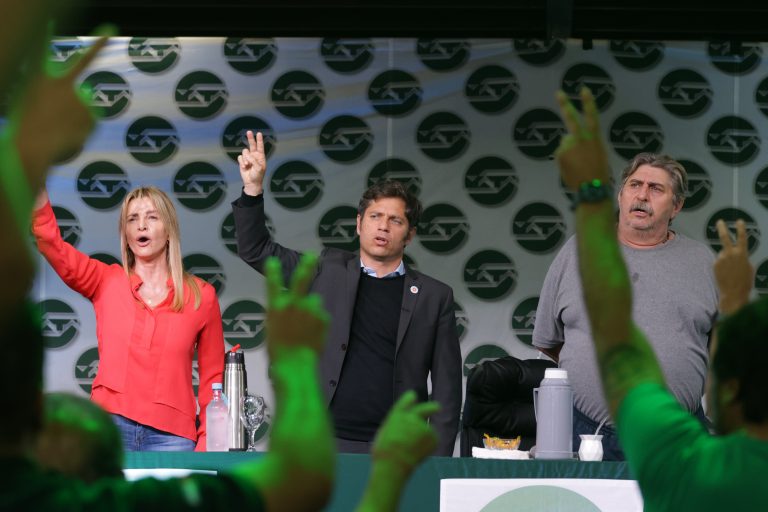 Kicillof: “Ninguno de nuestros problemas se va a resolver con la motosierra”