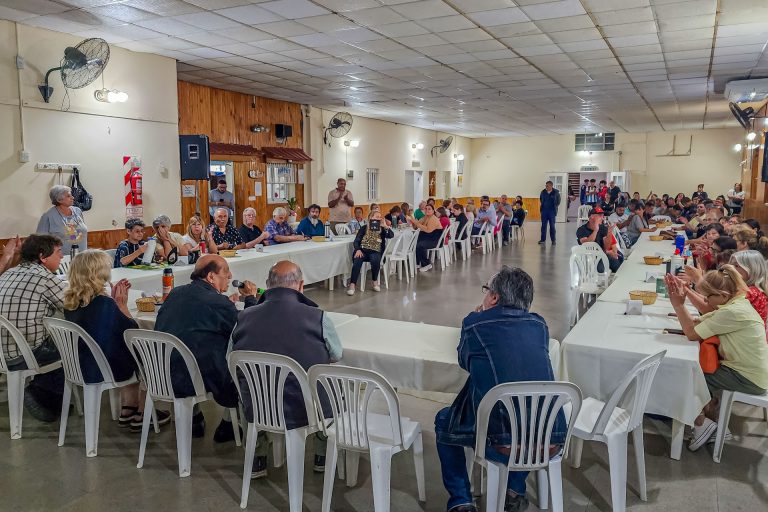 Inauguran playón deportivo en Plátanos