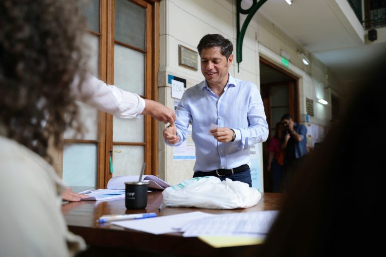Kicillof instó a “votar con alegría y pensando en el futuro”